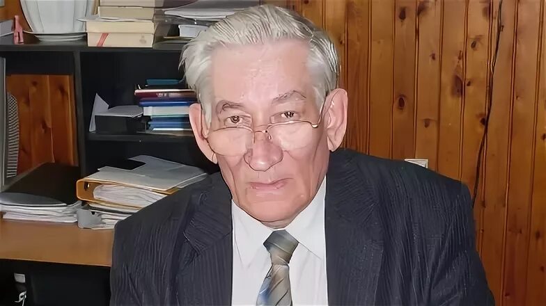 Сидоренко гуап. Доктор наук родился в селе. Могила хемингуэя. Хемингуэй в молодости. Доктор наук родился в селе.
