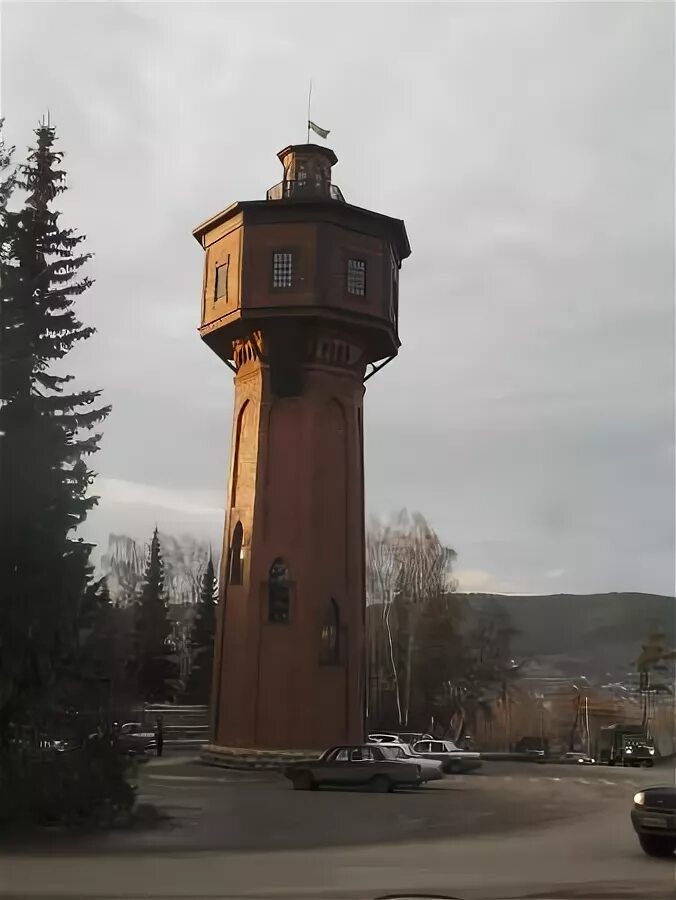 Башня белорецк. Белорецкая водонапорная башня. Водонапорная башня Белорецк. Башня город Белорецк. Белорецк водонапорная башня зимой.