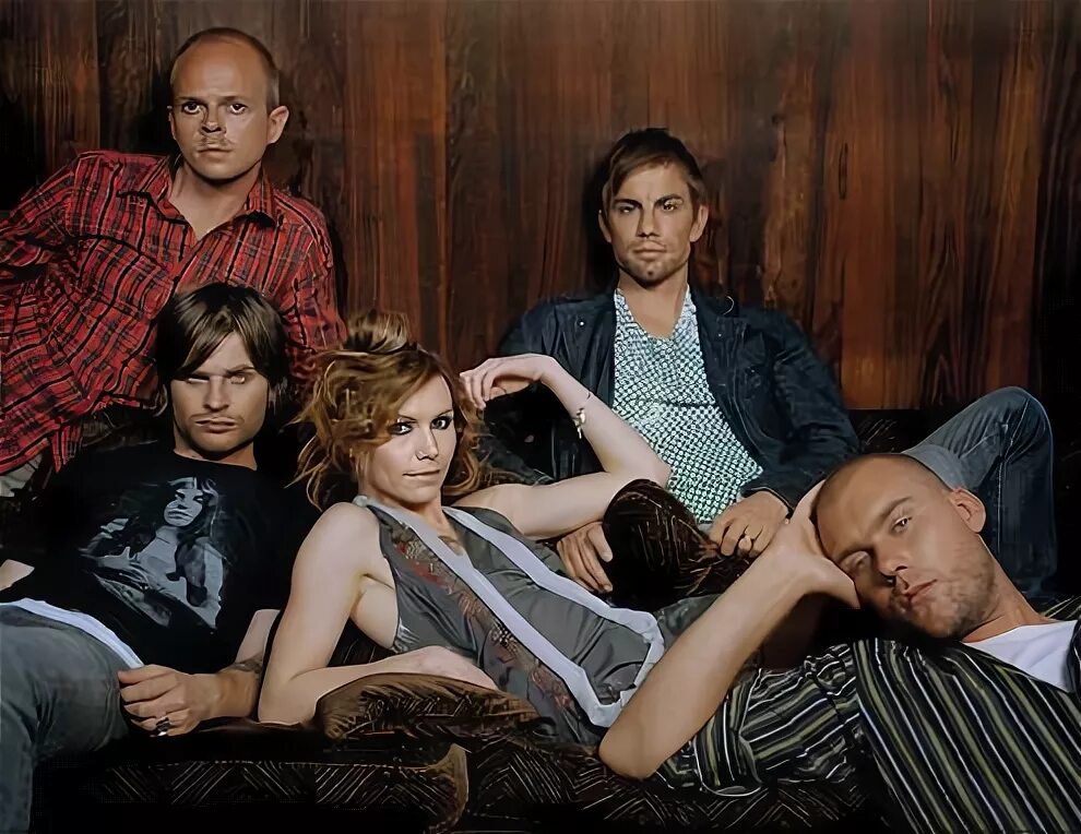 Группа the cardigans. Cardigans 1992. кардиганс группа хит 2000. группа похожая на cardigans. the cardigans молодая.