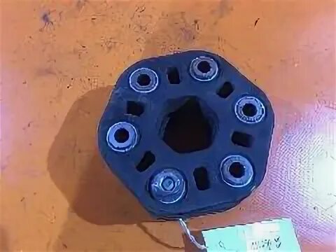 Муфта карданного вала тойота. 37511-30020 эластичная муфта. Муфта тойота. Эластичная муфта на тойота креста 90 4wd. St0437428020.