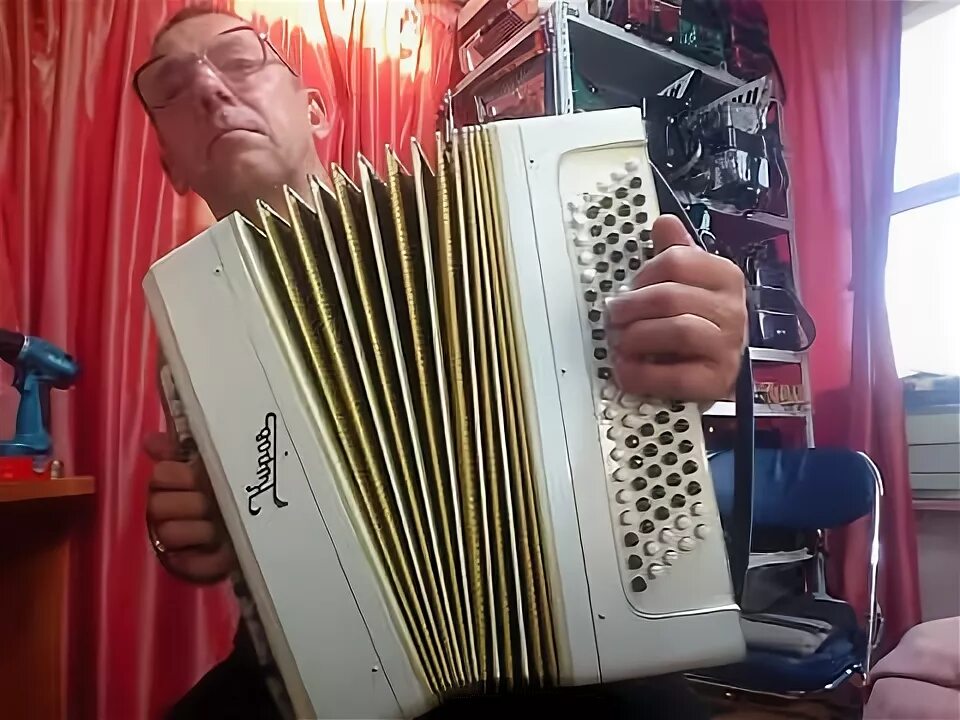 Баян восток киров. Юрий шишкин баянист. Баянист киров. Юрий васильевич шишкин. Баянист киров.