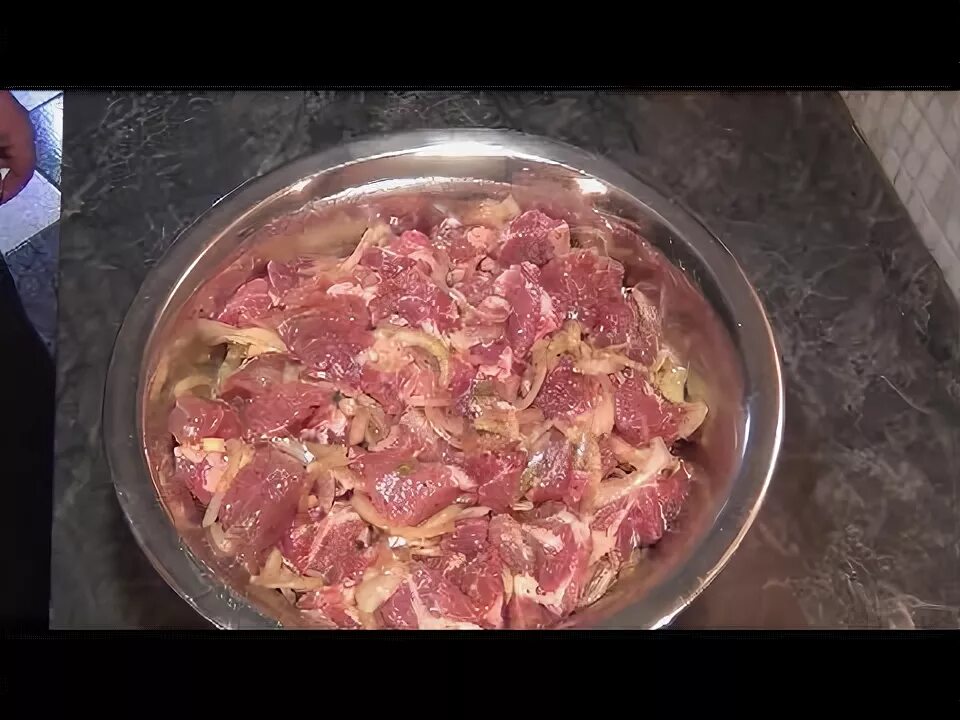 Как замариновать мясо на шашлык. Рецепт маринования шашлыка из свинины.