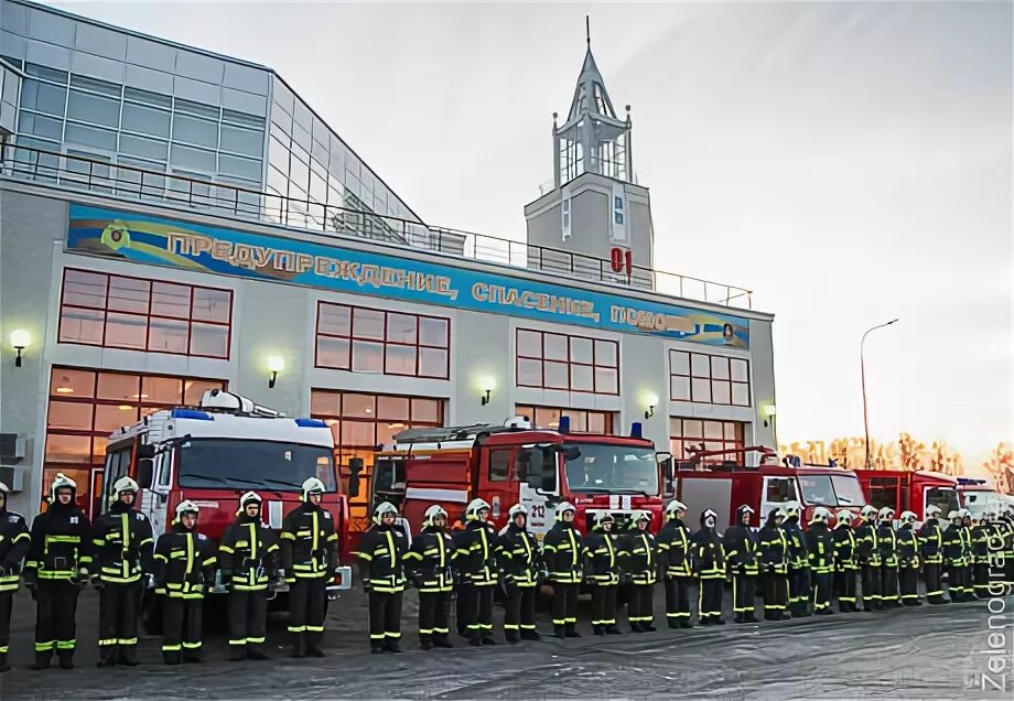 Что случилось с зданием 1 пожарного депо. Московское пожарное депо. Пожарное депо внутри. Алабушево пожарная часть. Пожарное депо в аэропорту.