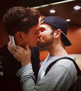 Fotos de chicos besandose