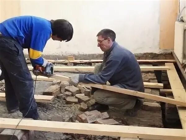 Lazy b фотографии. выравнивающая стяжка пола +80. укрывной материал для паркета. укладка штучного паркета. крашеный деревянный пол.