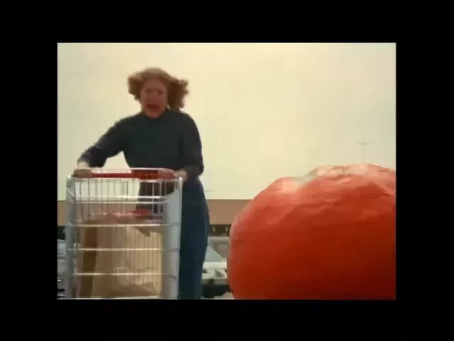 Нападение помидоров. Атака помидоров-убийц 1978. Нашествие томатов убийц.