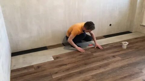 На что клеить пвх плитку на стену