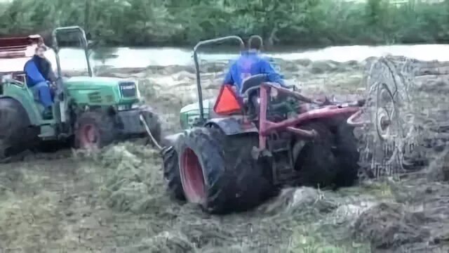 Трактора хочешь. Трактор настоящий. видеоролики приколы про трактора. видюхи про трактора настоящие. трактор прикол.