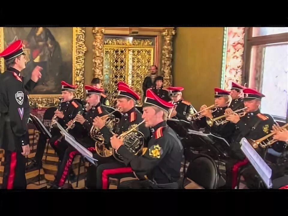 Марши вальсы в исполнении духовых оркестров. Прощание славянки сводный духовой оркестр. Марш славянки оркестр. Дирижер оркестра старинные фотографии. Духовой оркестр марш.