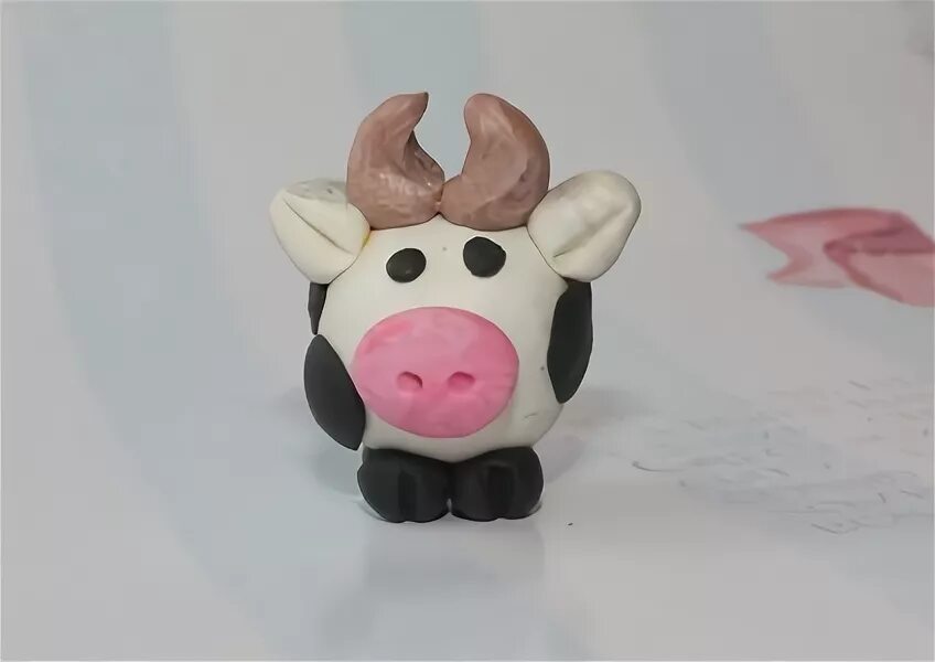 Торт с гастоном божья коровка. Коровка из пластилина для детей. Поделки из пластилина. Коровка из пластилина для детей. Божья коровка из пластилина.