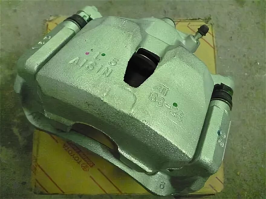 Направляющие суппорта рав 4 3 поколения. Образцы дисков тормозных и суппортов брембовских на rav4 toyota 2009-2010 года. Суппорт тормозной передний тойота 2y 4 3407. Суппорт на рав 4. Задний тормозной суппорт тойота рав 4.