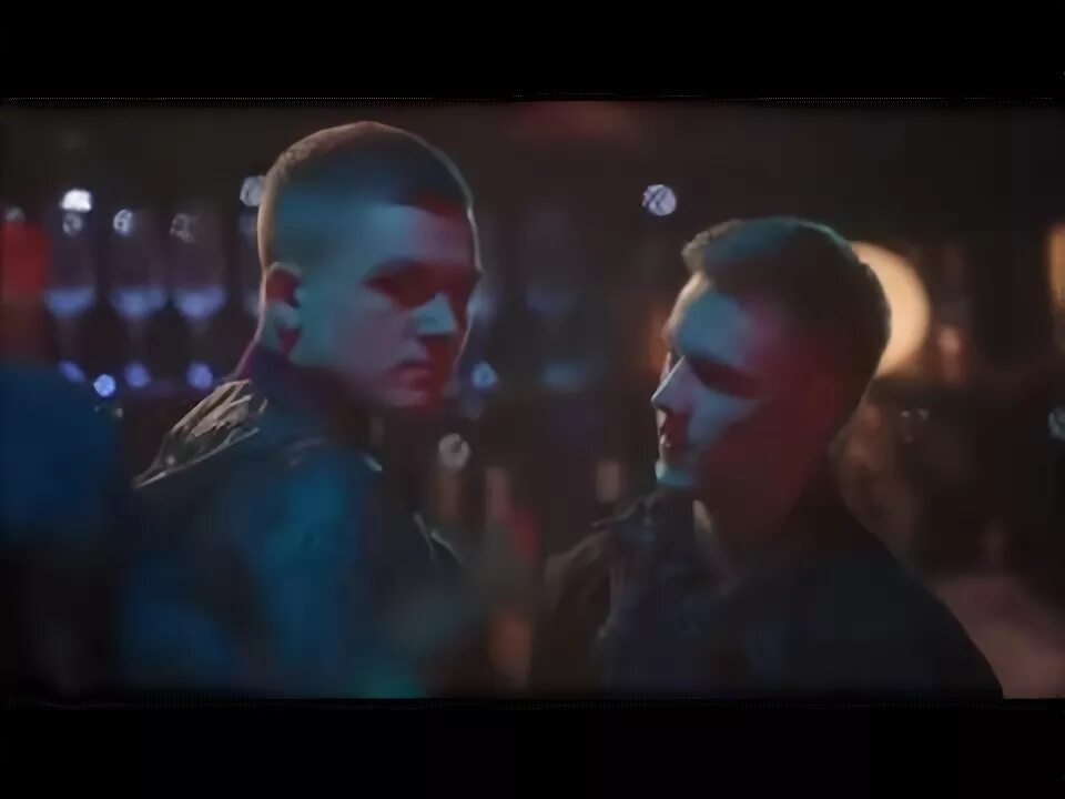 Сэм гиттинс. Taron egerton &amp; sam gittins. сэм гиттинс торс. сэм гиттинс биография.