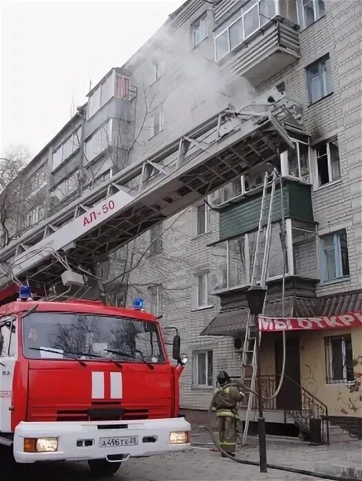 Пожар в Возжаевке. Пожар в Белогорске. Пожар в Белогорске Крым. Сгорел дом в Возжаевке Амурской области.