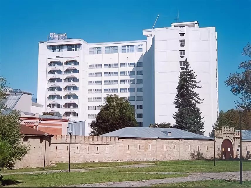 Кисловодск санатории 5 звезд с лечением. Крепость 3 кисловодск. Кирова кисловодск. Территория санатория кругозор. Санаторий москва кисловодск.