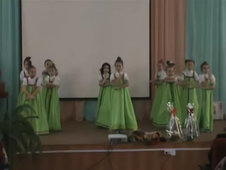Танец под песню царица. Танец царевны забавы. танец под песню летучий корабль. танец царевны забавы музыка. танец царевны под песню летучий корабль платьях в синих платьях.
