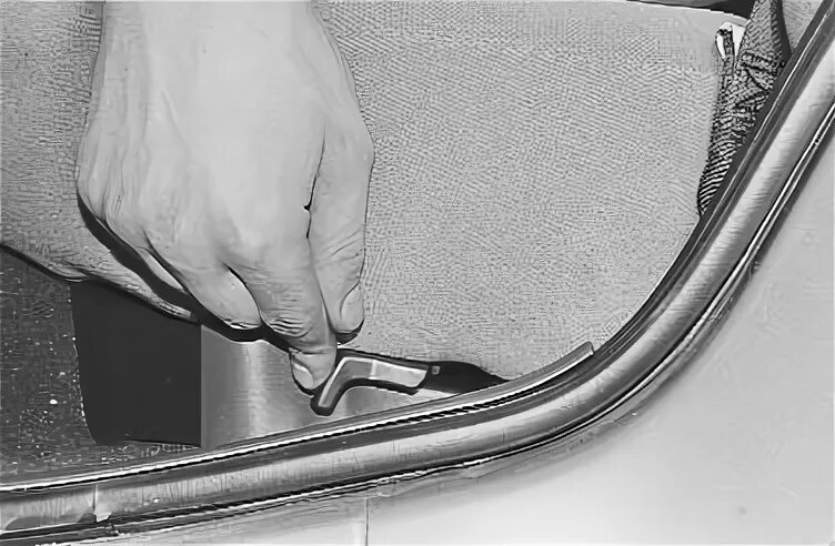 скобы крепления обивки сидения ваз 2112. опора заднего сидения лада гранта. как снять заднее сиденье ваз приора седан. скрип сзади в салоне лада приора 2. крепление заднего сидения 2170.