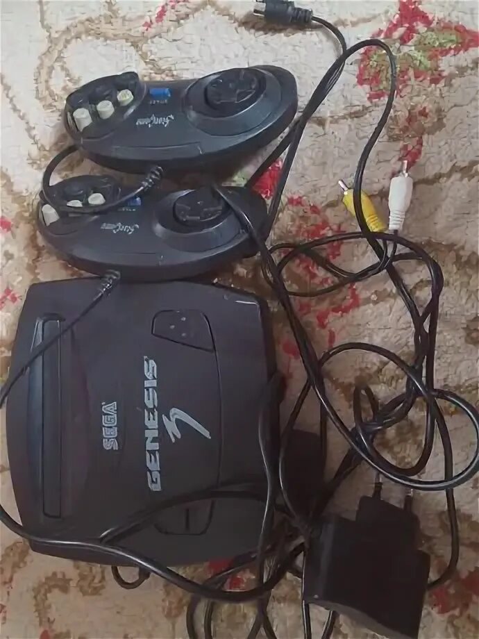 Sega приставки хронология. Сега приставка денди 90е. Сега 2000. Сега в hdmi модуле. Sega белая приставка.