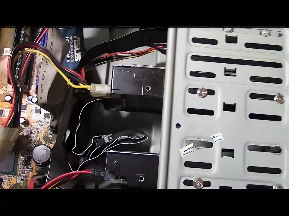 Самодельный переходник sata usb. Старый жесткий диск разъем. 5 sata внутри корпуса. Как прикрепить жесткий диск к корпусу. Электронный жесткий диск провода.
