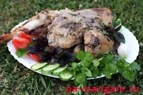 Баранья нога в фольге на мангале