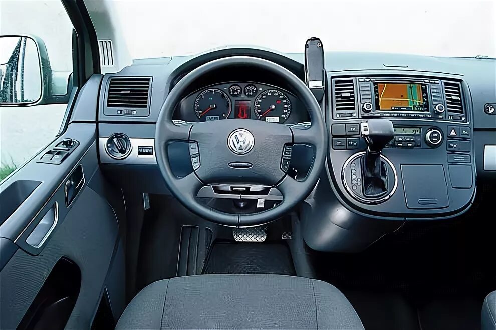 Фольксваген т5 2005. Фольксваген Мультивен т5 Торпедо. Volkswagen Multivan 2008 салон. Торпеда Фольксваген Мультивен т5. Фольксваген Мультивен 2008 салон.