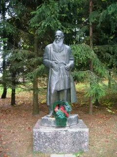 Лев николаевич толстой памятник