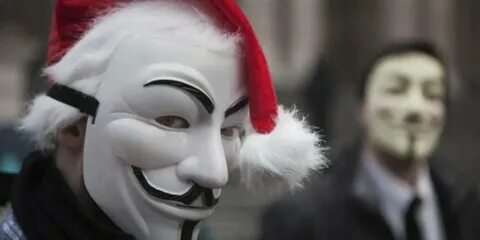 Кто в новогодней маске