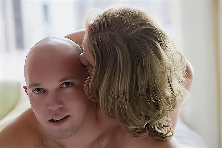 Лысая девушка. Лысый мужик в женщину. Лысый с бородой. Лиз тейлор аиу. Шпак лысый.