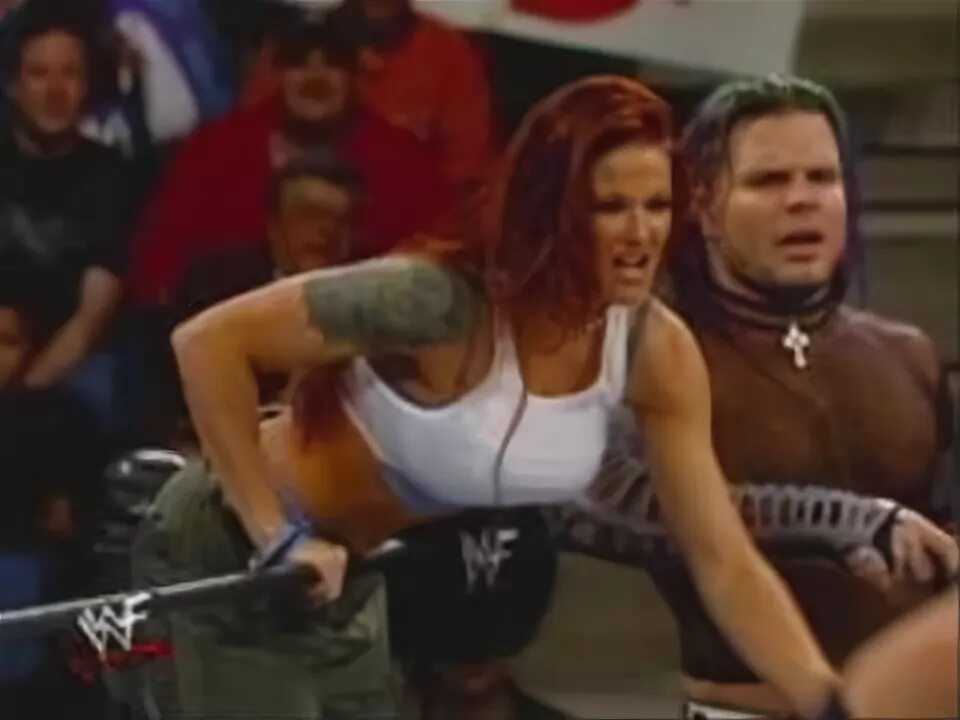 Lita and Jeff Hardy. Lita and Matt Hardy Kiss. Мат Харди Джефф Харди и Лита. Эдж и Лита в постели. Лита лов