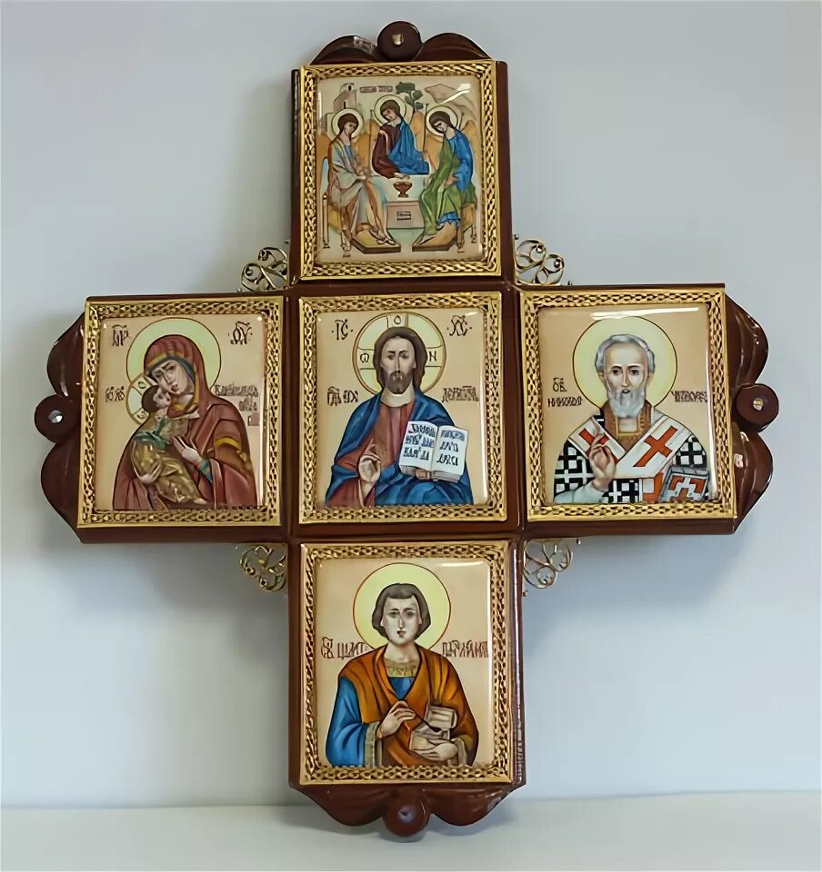 Какую икону иметь дома. Николай чудотворец домашний иконостас. расположение икон. расположение икон в домашнем иконостасе. иконостас на три иконы.