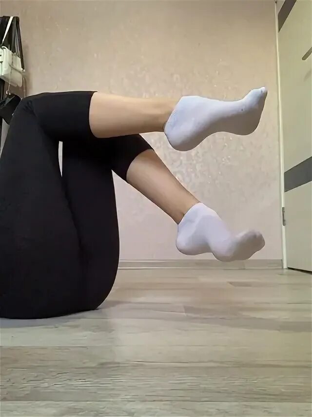 Носки тянок. Ножки девушек. Кореянки в белых носках. Носки тянок. Тянка в носочках.