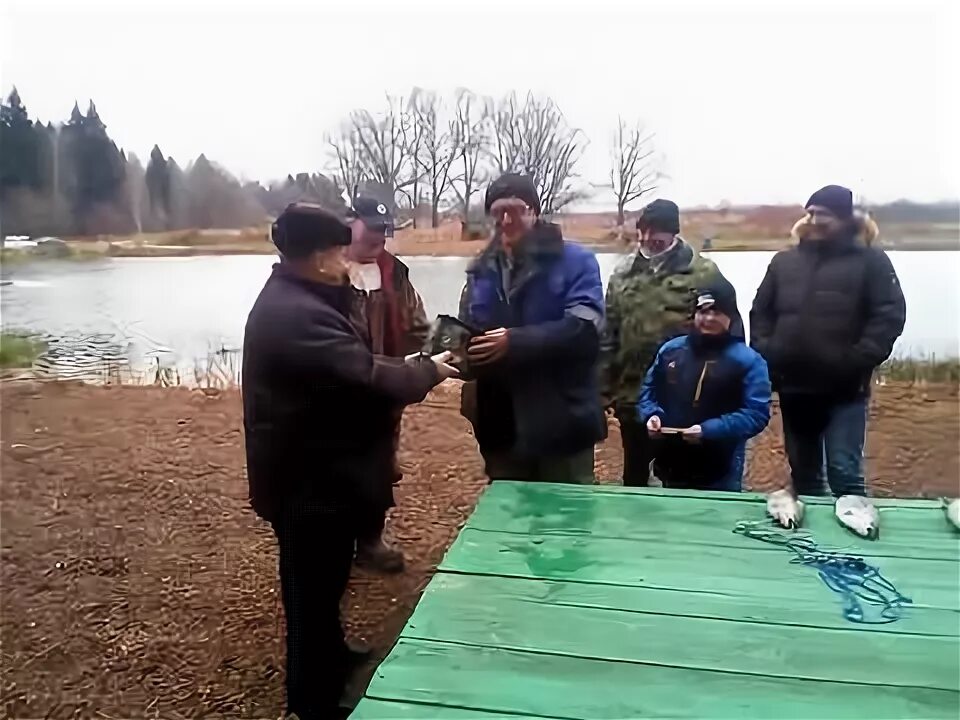 Рыбалка маклино золотой. Озерное Калужская область рыбалка. Озеро в Жерелево Калужской обл. Букань Калужская область рыбалка. Букань рыбалка Калужская область платная.