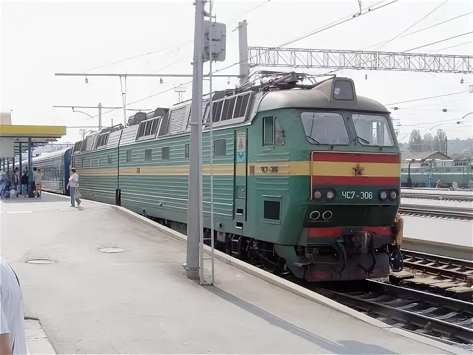 Чс7 симферополь. Поезд киев одесса. Поезд 6894/6893. Пассажирские вагоны украины. Мелитопольская железная дорога.