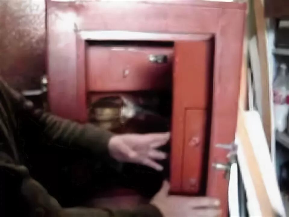 Как открыть сейф в school boy. Сейф завод металлоизделий 4 вскрытие. сейфовый шкаф ссср. старый сейф. несгораемый шкаф старый.