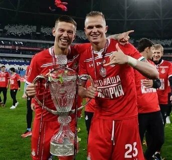 Футболисту тарасову