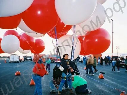Воздушный шарик наполненный гелием