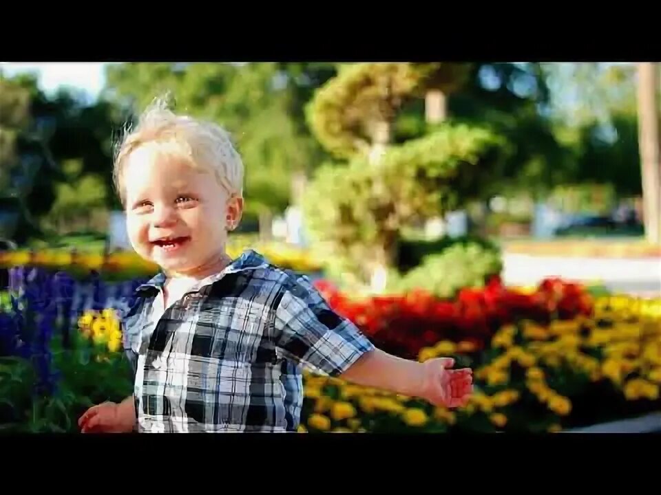 Жить надо ради детей. Демотиваторы про воспитание детей. Как не жить жизнью детей. Жизнь ради детей цитаты. Цитаты про детей.