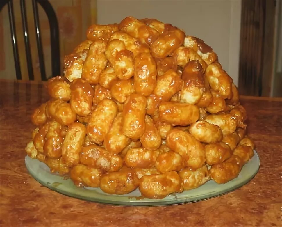 Тор с кукурузыными палочками. Чак чак с кукурузными палочками и ирисками. Чак чак из ирисок. Торт из кукурузных палочек. Как приготовить торт из кукурузных палочек.