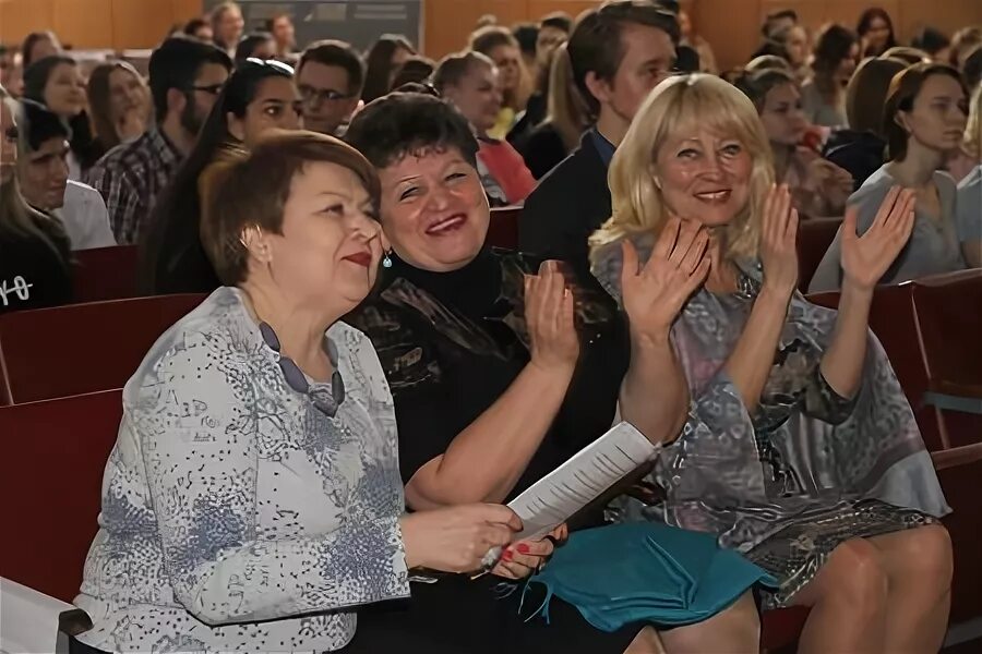 колледж в звенигороде. финансовый университет логотип. экономический колледж звенигород. финансовый университет звенигород. звенигородский финансовый колледж.