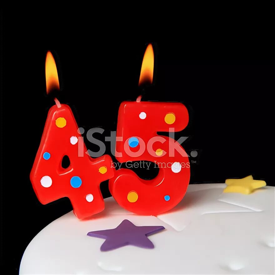 Открытка с тортом и цифрой 45. Торт со свечами 45. 45 свечки. Торт со свечами 75 лет. Торт с цифрой 20 и свечами.