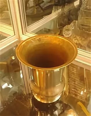 Бронзовый стакан вкусно. Бронзовые стаканы. стакан бронза. бронзовые бокалы. старинный стакан.