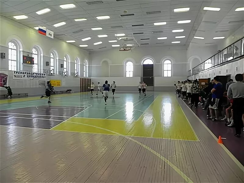 Манеж 9 декабря. Манеж лесгафта. манеж института физкультуры спб. лесгафта институт физической культуры спортивный зал. манеж в университете лесгафта.