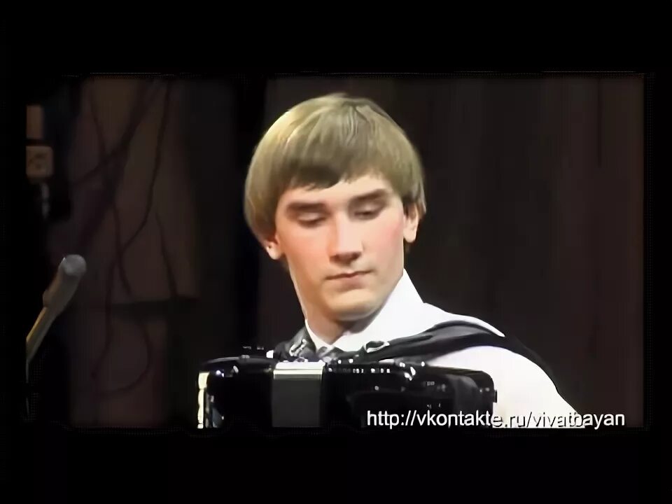 В семенов баян концерт. Вечер в стиле мюзет. Май май песня нервы. Май май нервы. Концерт баянной музыки.