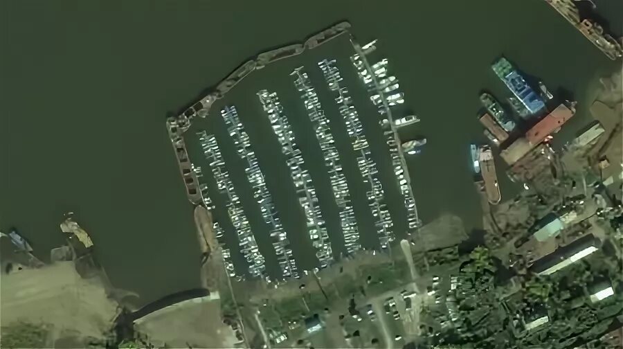 Набережная реки кама чистополь. Лодочная чистополь. Лодочная станция чистополь. Лодочная станция восток чистополь. Дамба чистополь.