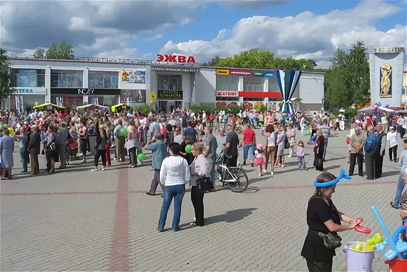 Эжва сыктывкар площадь. Юбилей эжвы на клумбе. Город сыктывкар эжва. Эжва сыктывкар республика коми. Эжва.