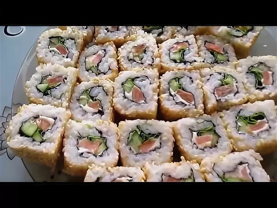 Готовим роллы видео. Роллы крутятся. семья суши. sushi and family.