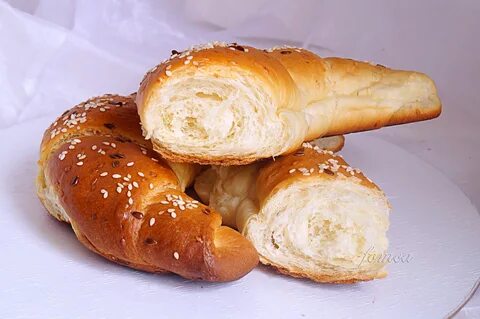 Рогалик с кунжутом