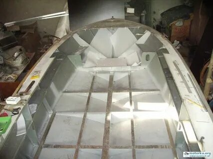 Из какого материала делают лодки