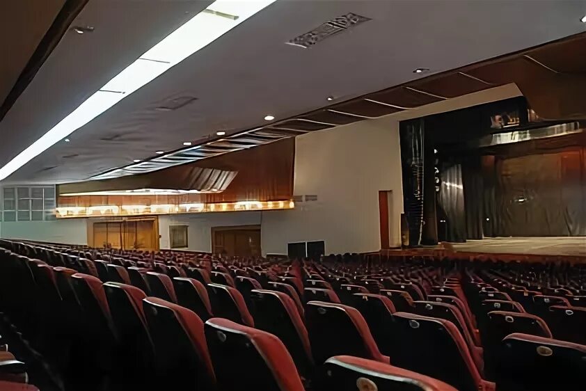 Концертно выставочный центр губернский кострома. Квц губернский кострома. Концертно выставочный центр губернский кострома адрес. Квц губернский кострома зал. Концертно выставочный центр губернский депутатская ул 49.