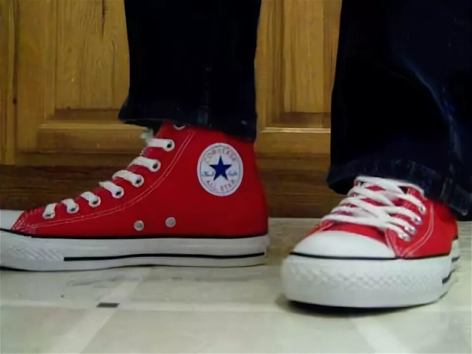Кед видео. Converse all star сумка через плечо. Красивая шнуровка обуви. Белые кеды фаберлик. Кеды с ортопедической стелькой.
