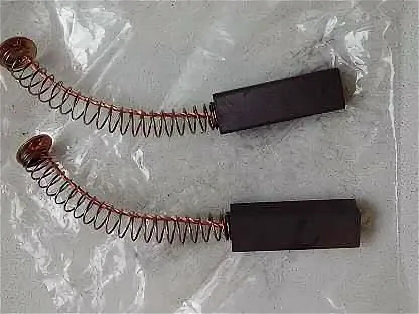 Вывод кабеля эра 12-6003-03. Триммер oleo mac 111e. Щетки олео мак. Щетка tr91e, tr111e oleo-mac, 8091, 8110 efco 6003-0016r(60030016r). Щетки для триммера олео мак 111 е.